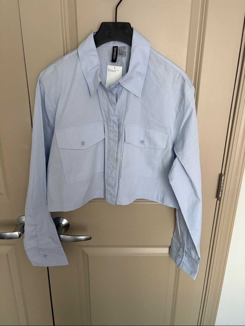 H&M Light Blue Cropped Button-Up Shirt